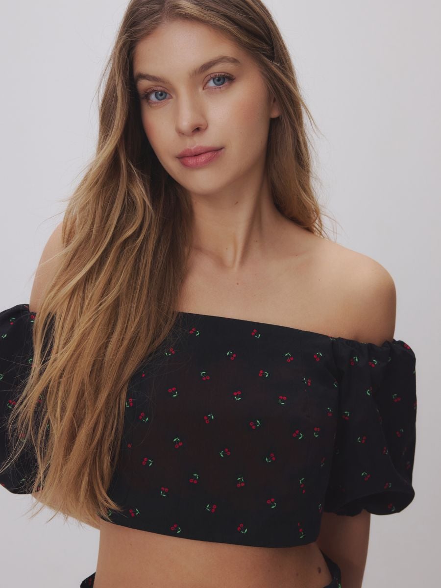 Cropped off shoulder top - multicolor - RESERVED - 4