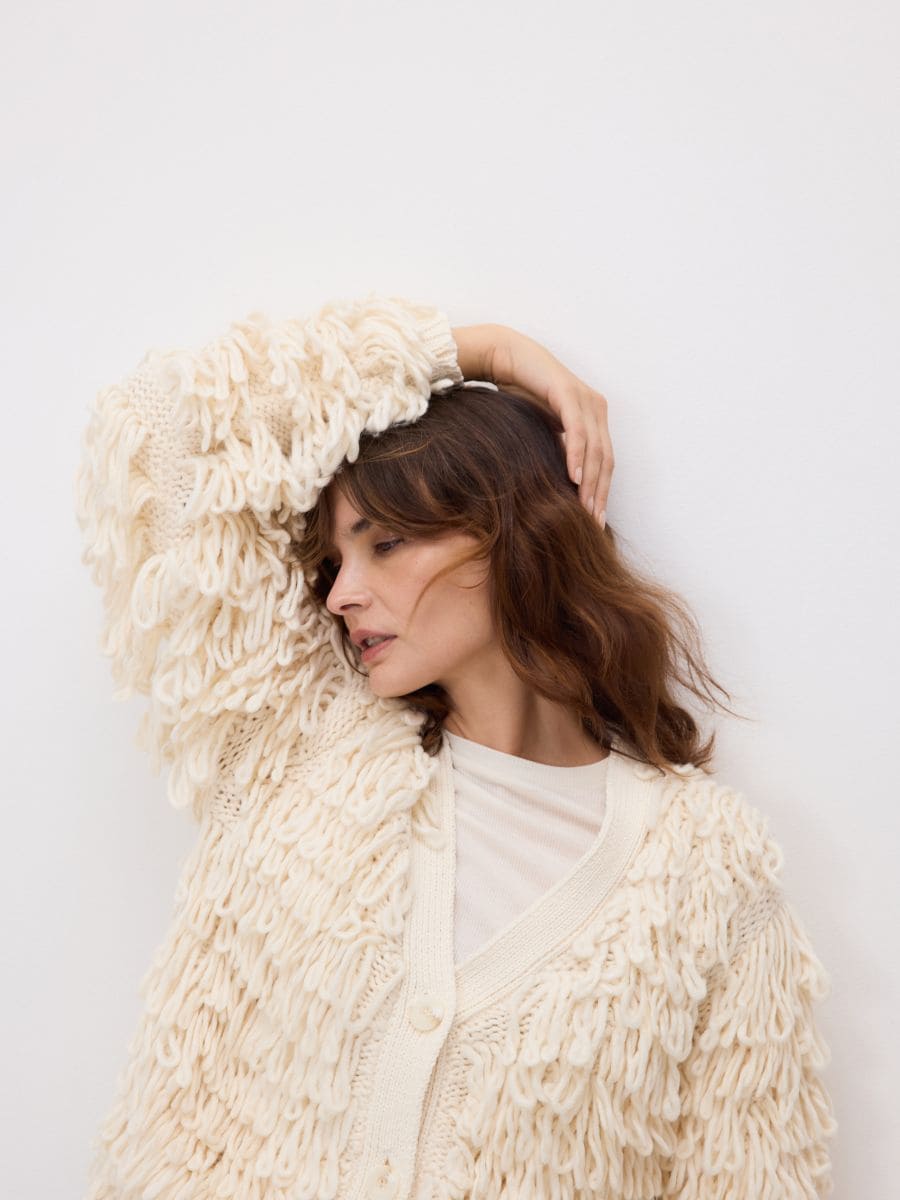 Structural knit cardigan - cream - RESERVED