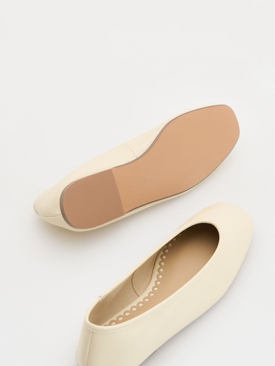 Ballerinaskor i läder - GRÄDDE - RESERVED - 4