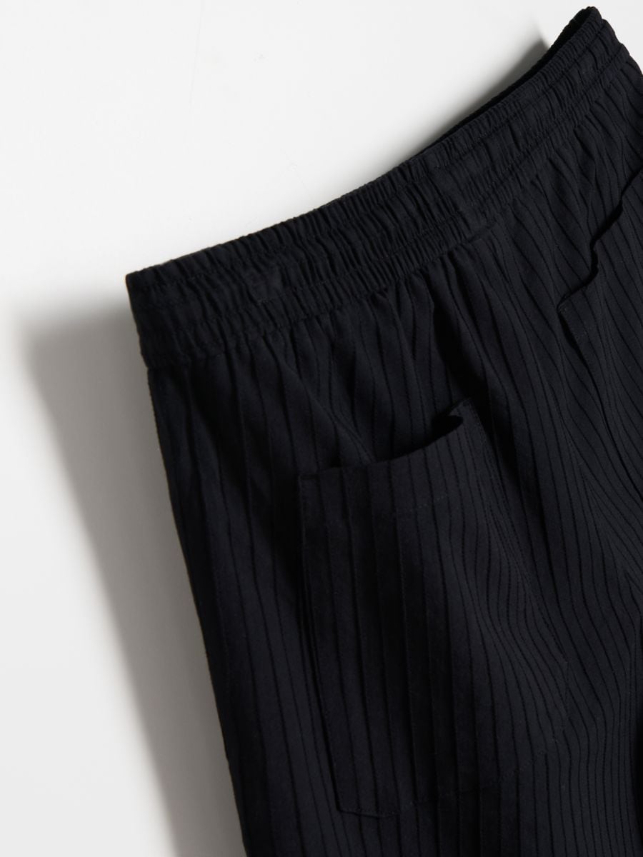 Loose shorts with tie detail - black - RESERVED - 5