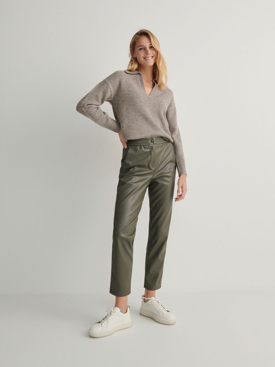 Pantalon en cuir synthétique Couleur vert kaki - RESERVED - 4955V-78X