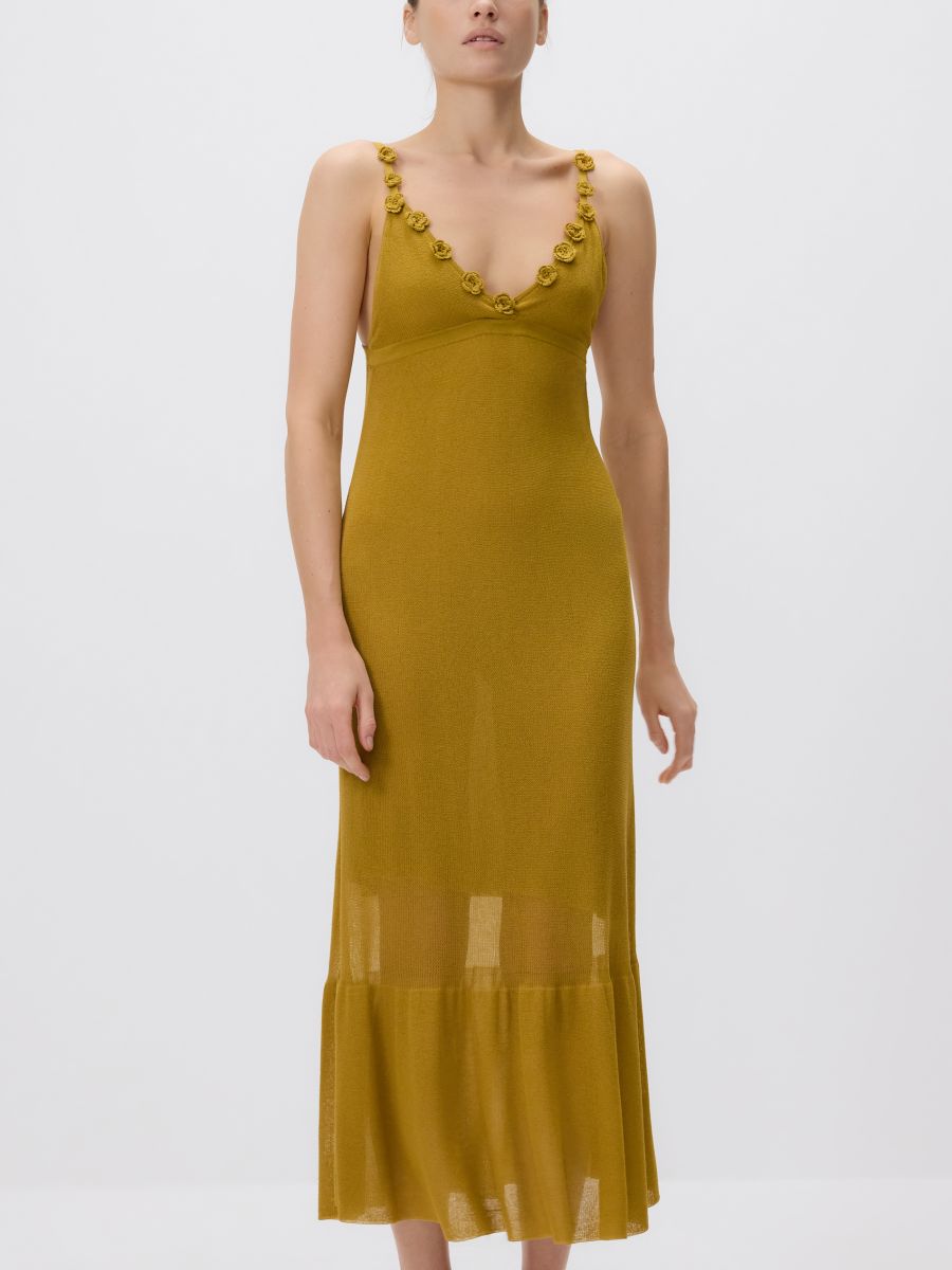 Rochie cu aplicație florală - verde-oliv deschis - RESERVED