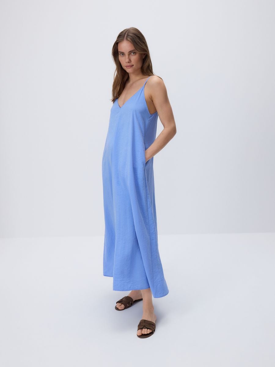 Trägerkleid aus Modal - blau - RESERVED