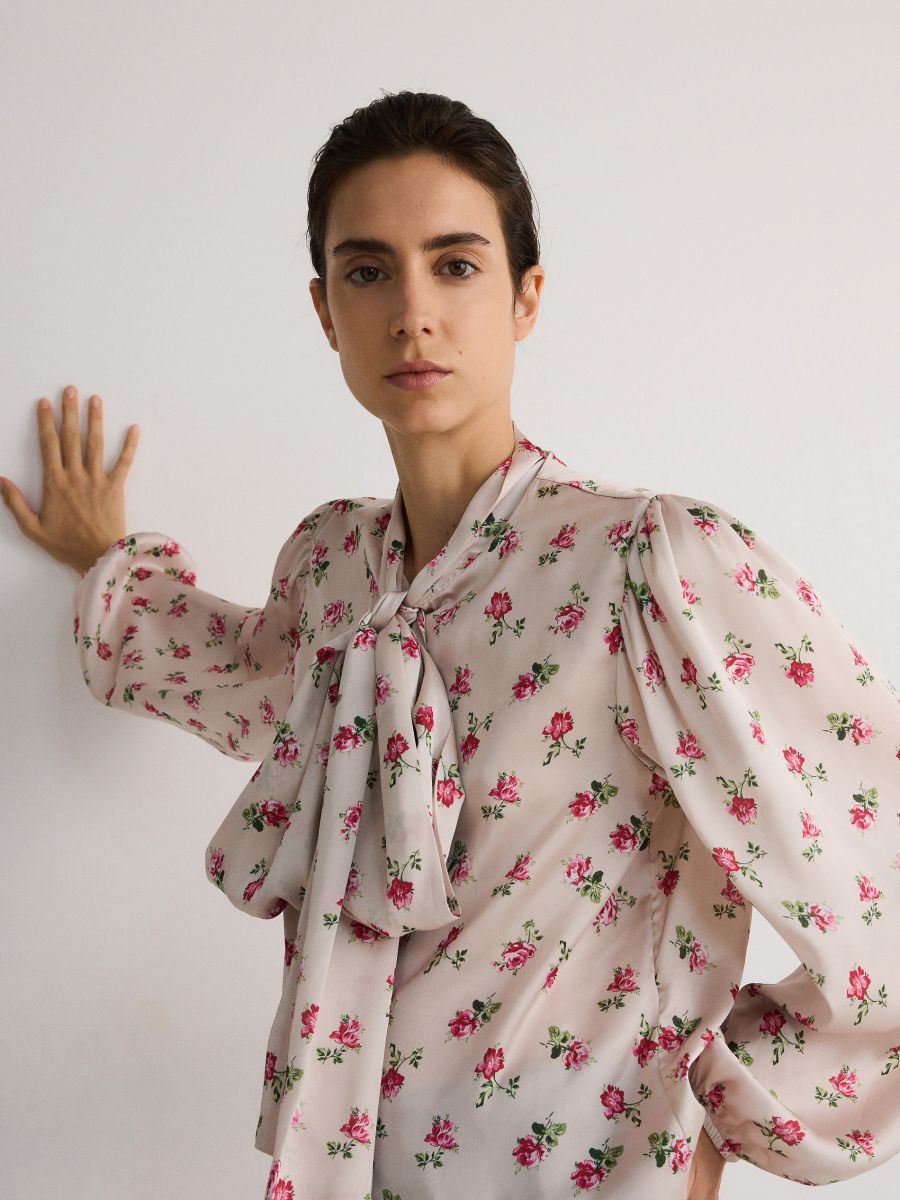 Satin shirt with rose pattern - multicolor - RESERVED