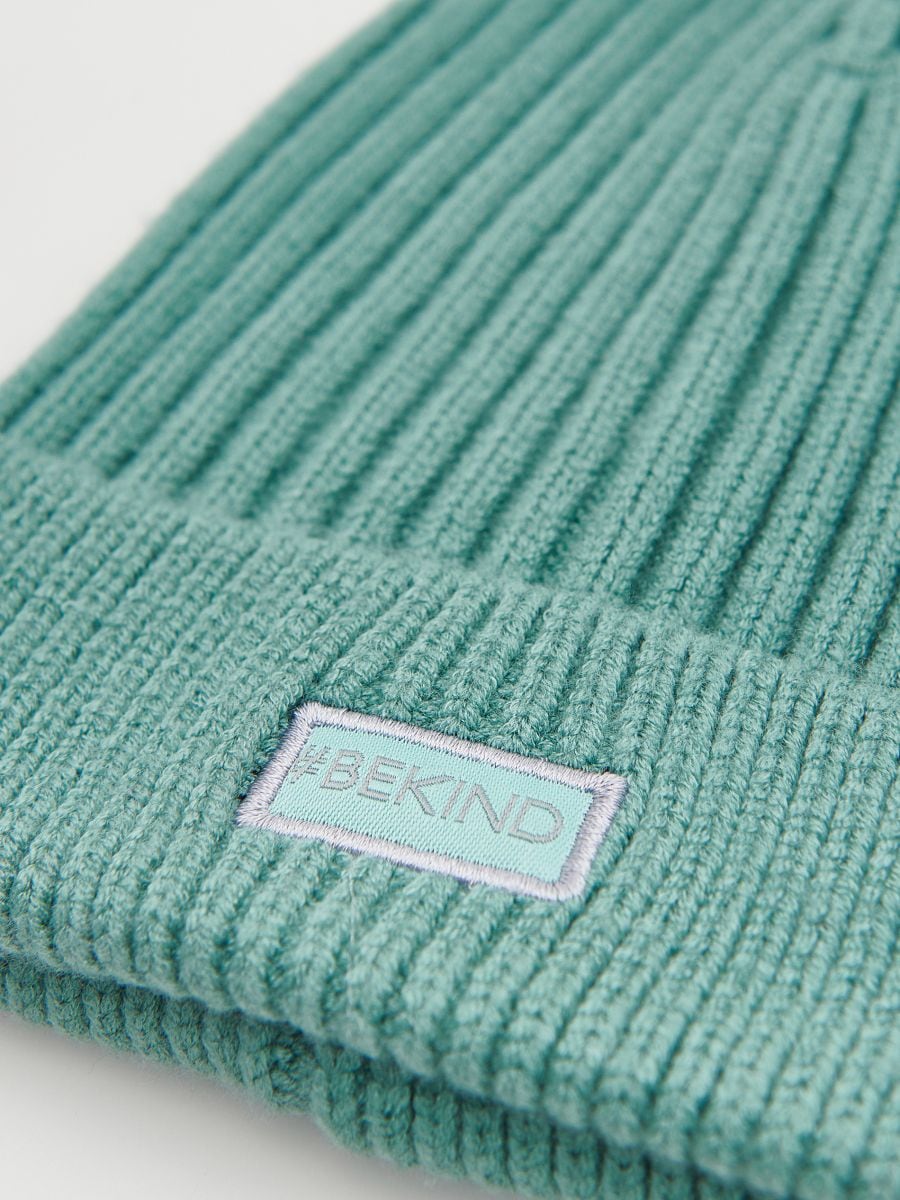 Beanie with patch - fresh green - RESERVED - 3