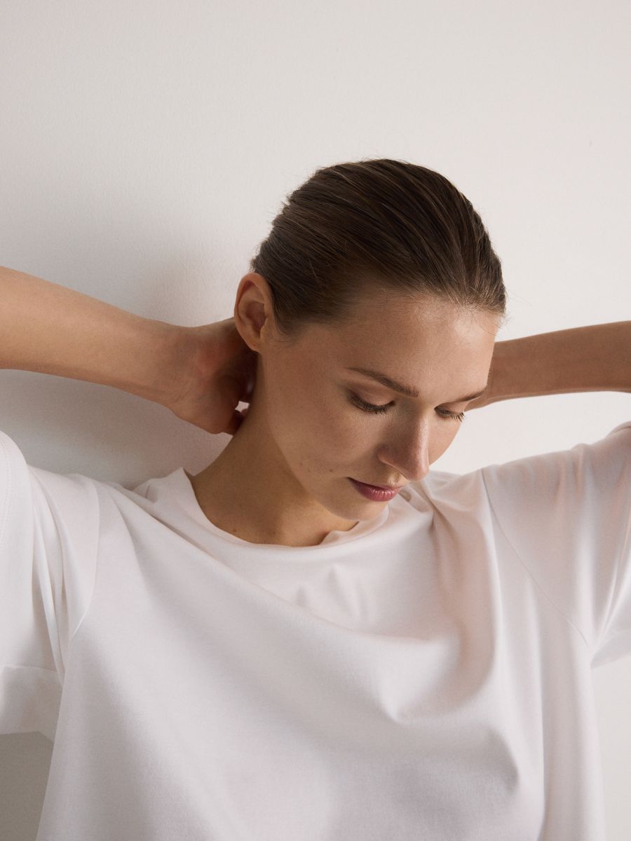 T-shirt oversize - biały - RESERVED - 2
