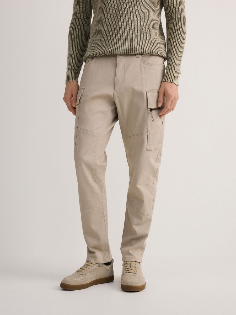 Cargobukser i slim fit - beige - RESERVED