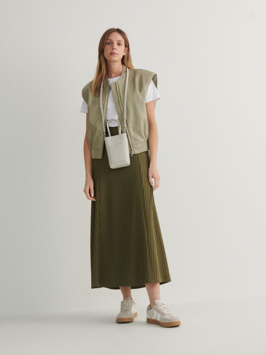 Light knit top midi skirt