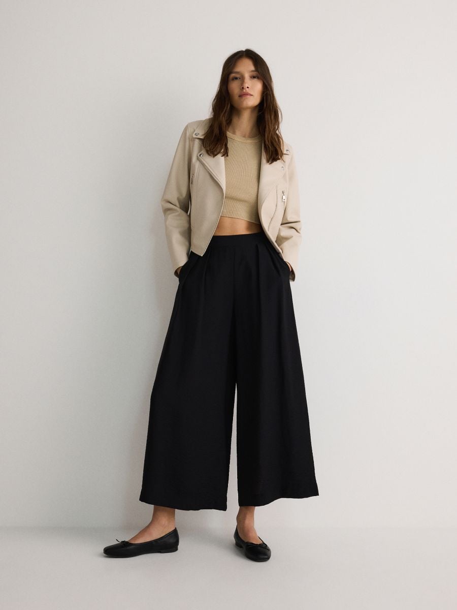 Pantaloni culotte in viscosa Colore nero RESERVED 556AO 99X