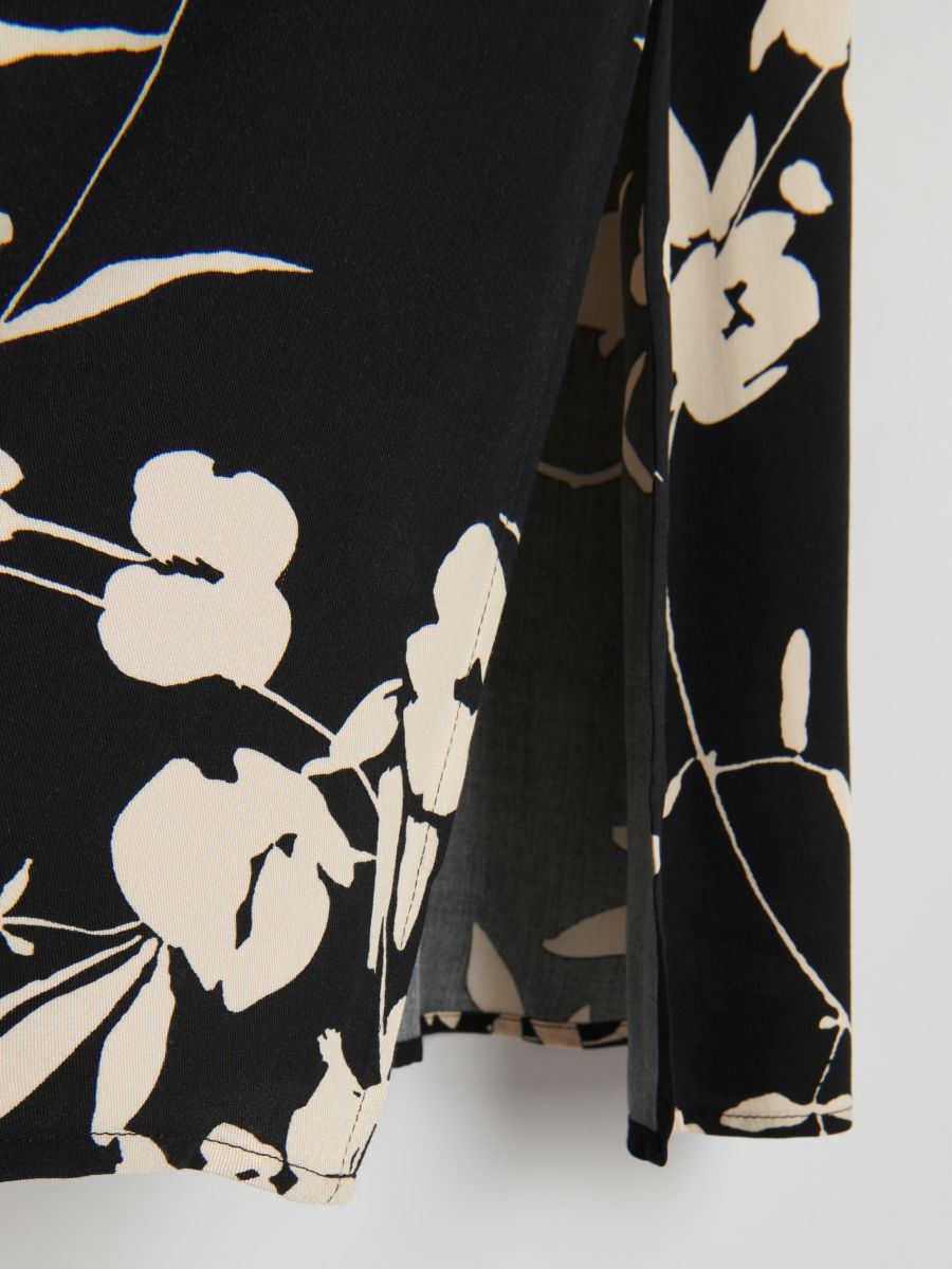 Blumiges Hemdkleid - schwarz - RESERVED - 6