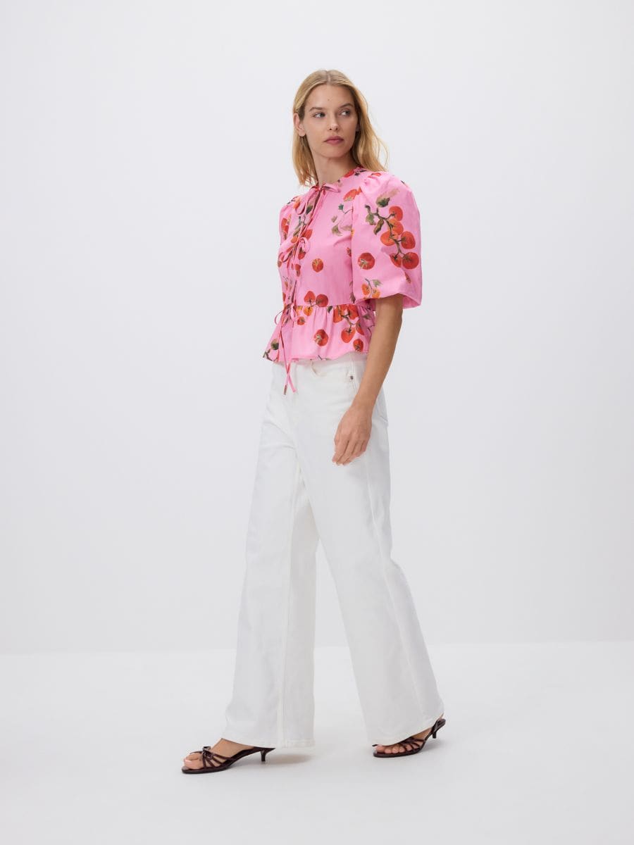 Gebundene Bluse mit Schößchen - rosa - RESERVED