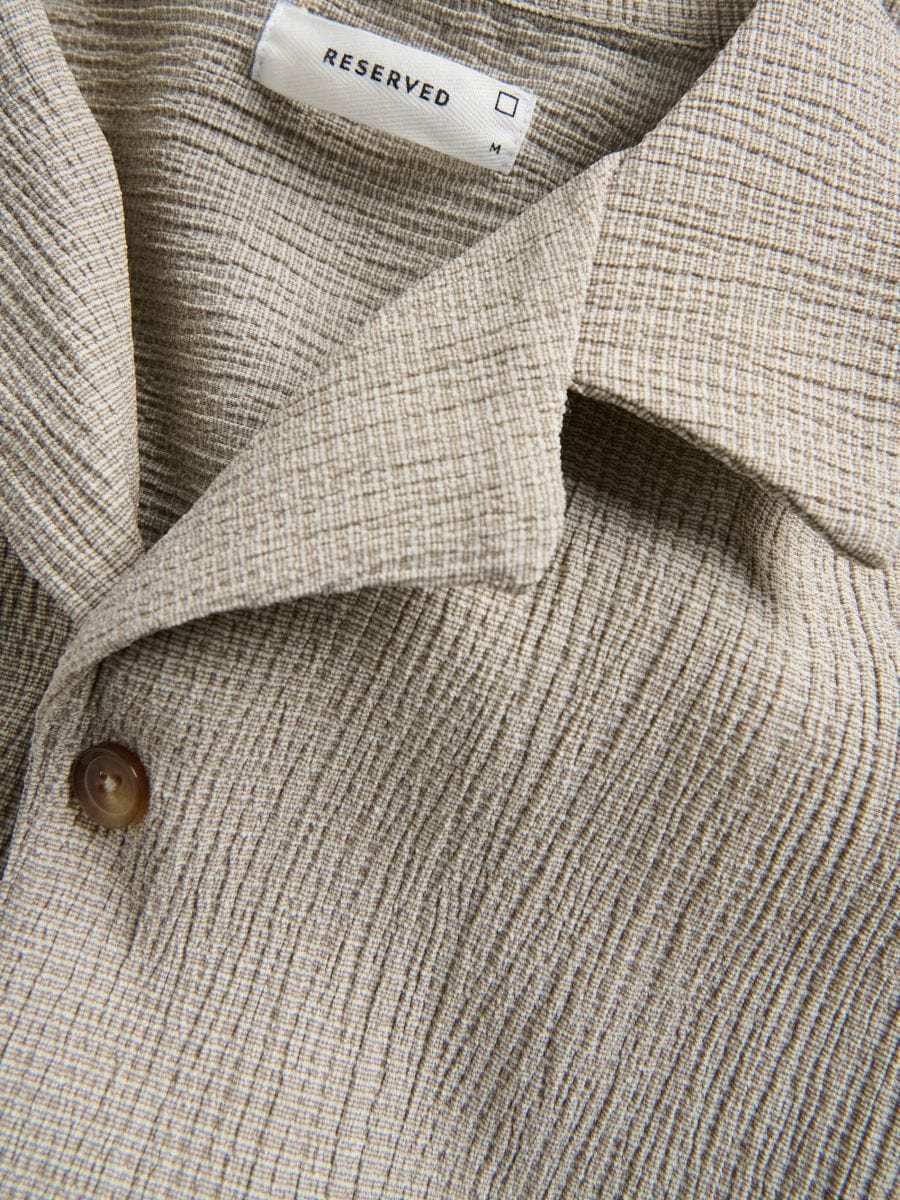 Hemd im Regular-Fit aus Strukturstoff - beige - RESERVED - 2
