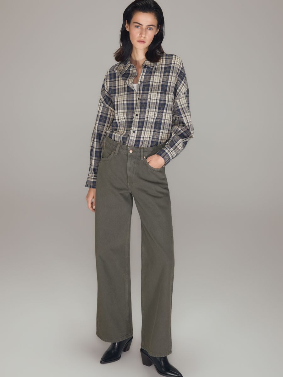 Jeans mit weitem Bein - grün - RESERVED