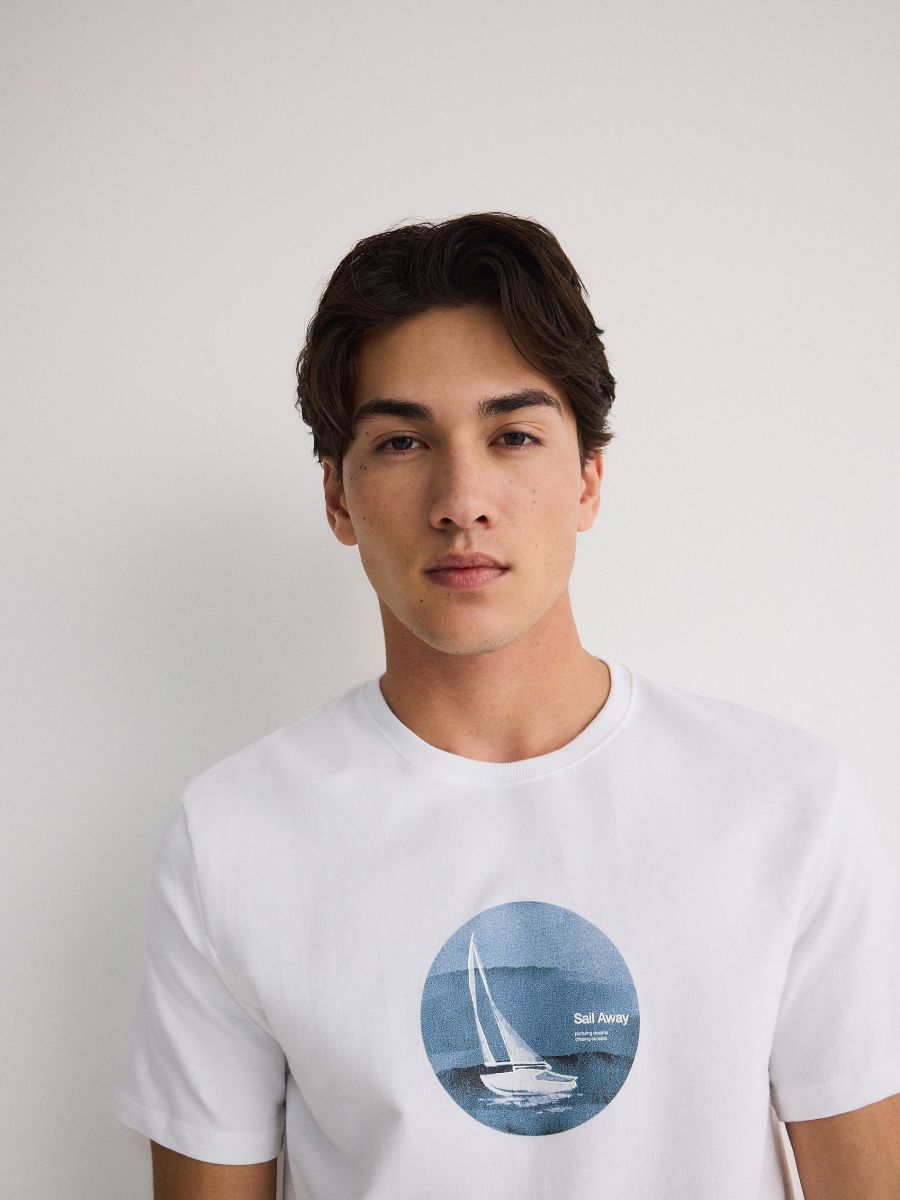 T-shirt regular z nadrukiem - biały - RESERVED