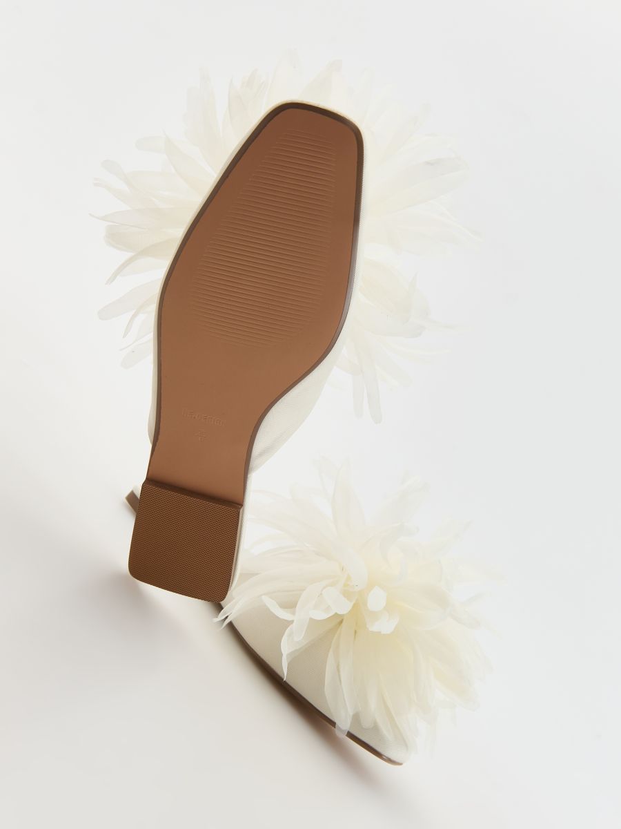 Mules with decorative flower detail - cream - RESERVED - 5