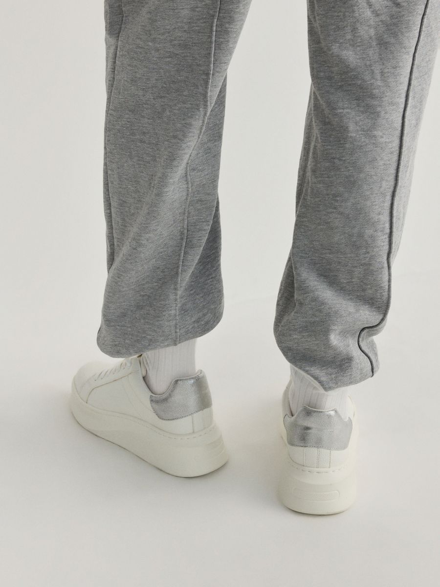 Sneakersy na grubej podeszwie - biały - RESERVED