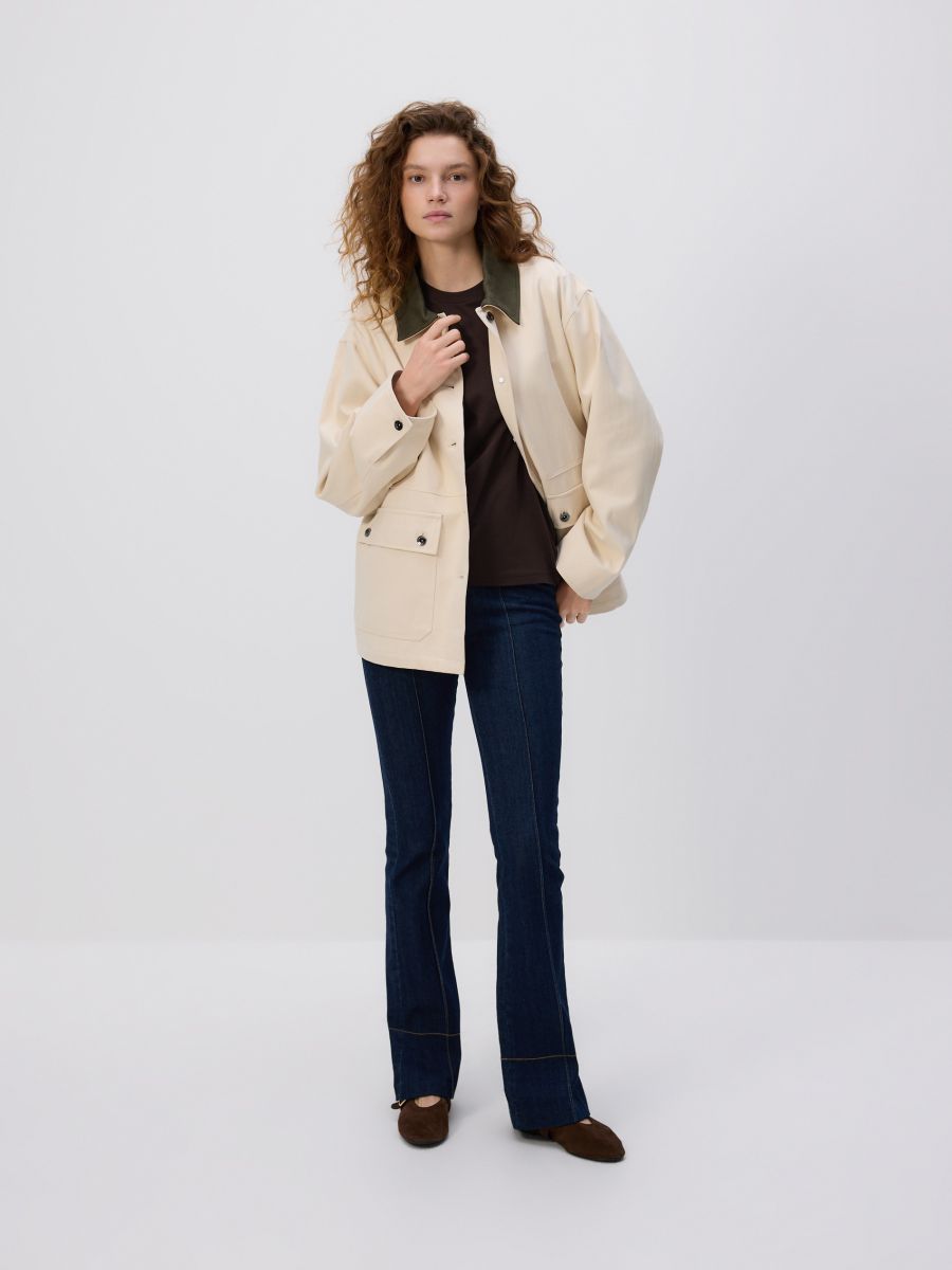 Denimjakke med kontrastkrave - creme - RESERVED