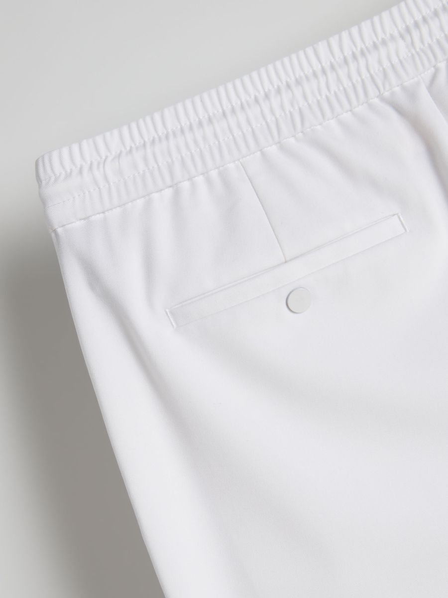 Jogger con allacciatura in vita - bianco - RESERVED - 7