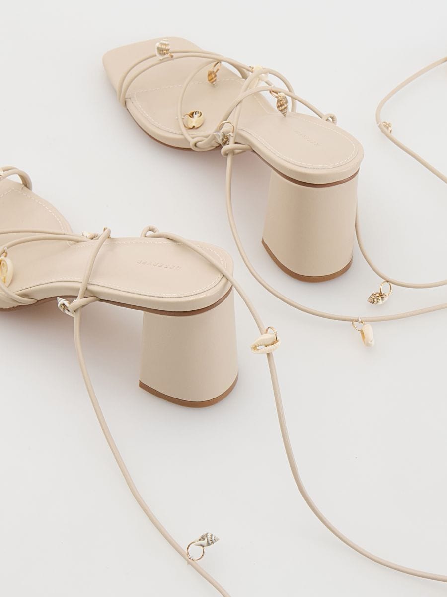 Sandals with decorative shell details - nude - RESERVED - 4
