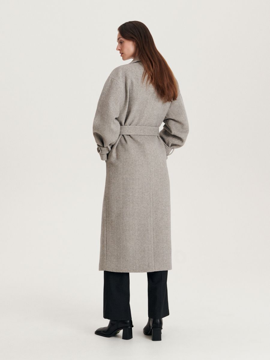 Relaxed design wool rich coat