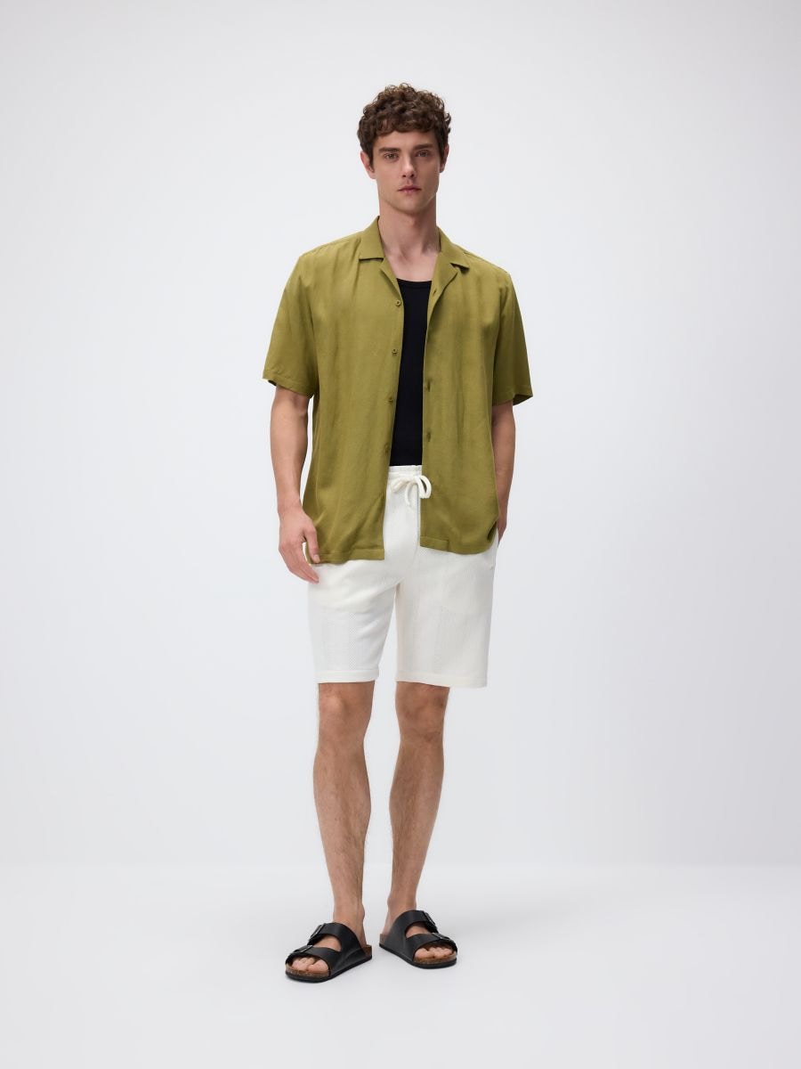 Structured regular fit shorts - cream - RESERVED - 2