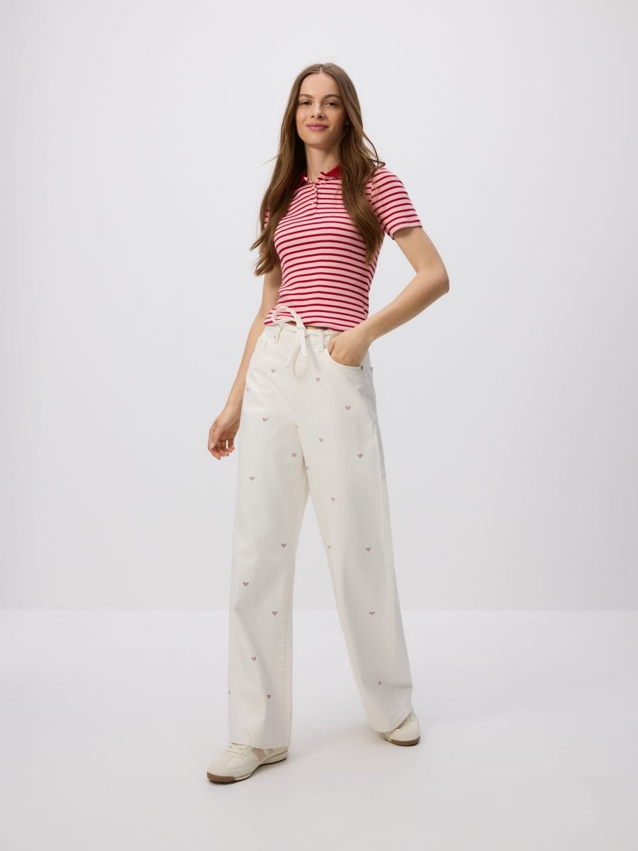 Jeansy wide leg z haftem - biały - RESERVED