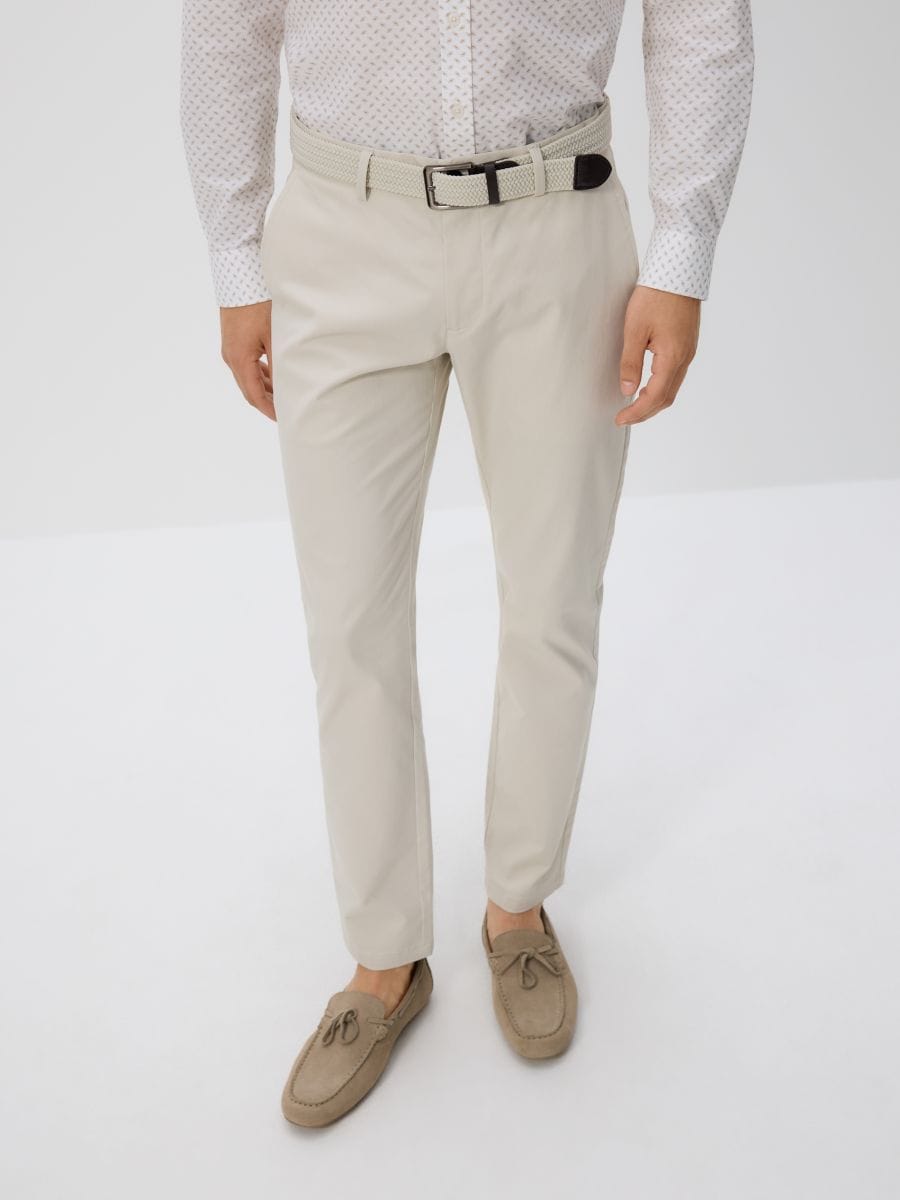 Spodnie chino slim z paskiem - beżowy - RESERVED