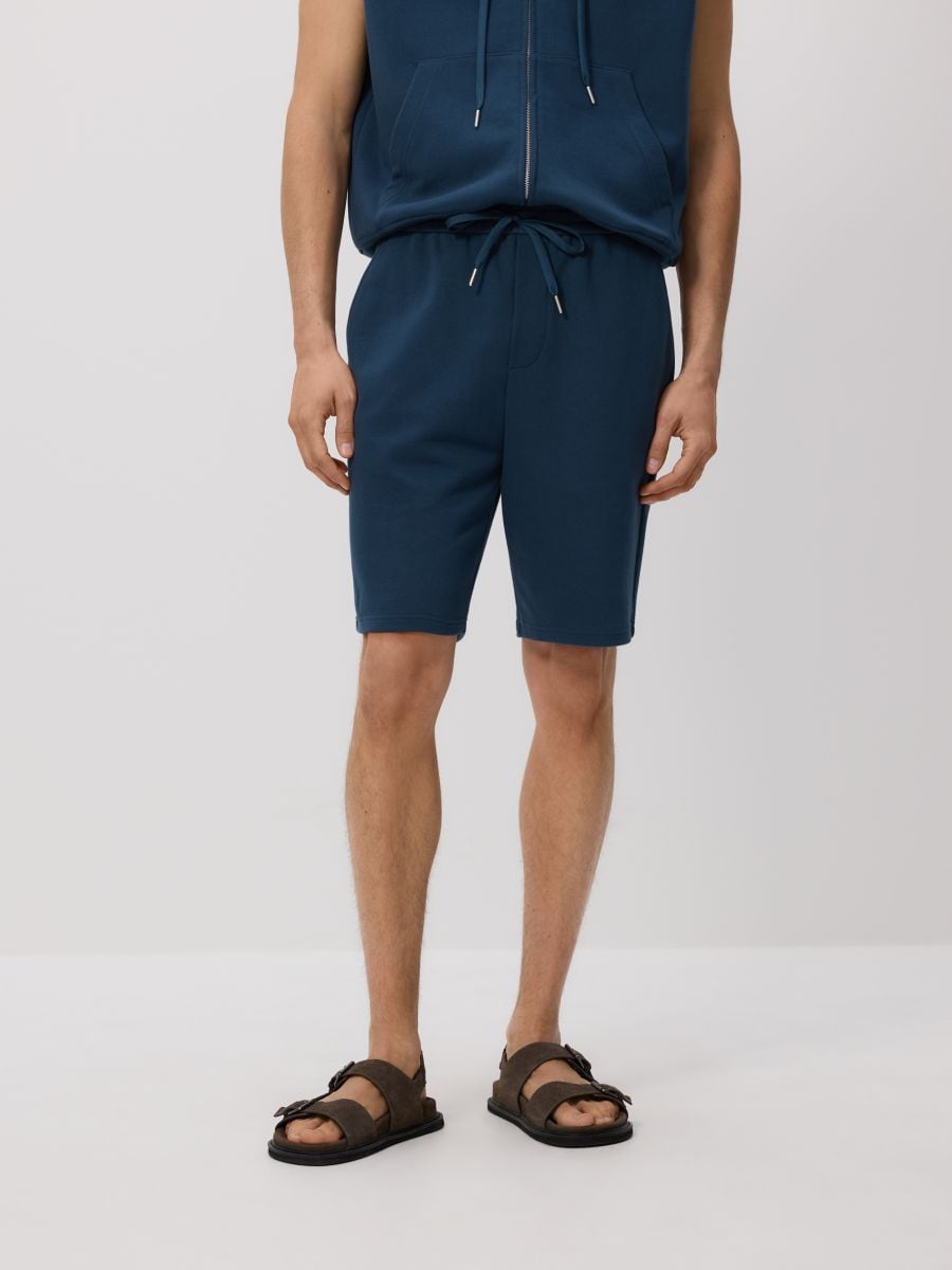 Къси панталони regular fit - steel blue - RESERVED