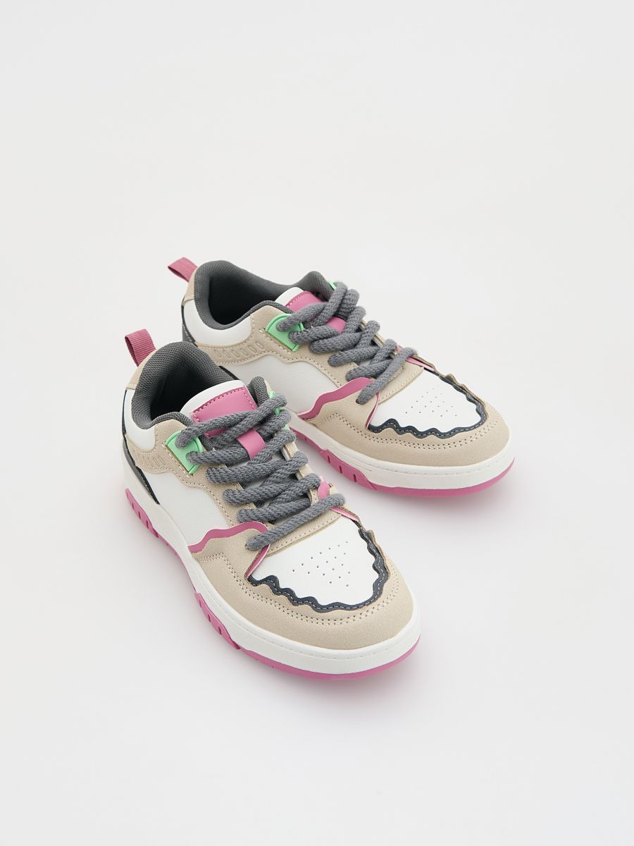 LADIES` SNEAKERS - VIT - RESERVED