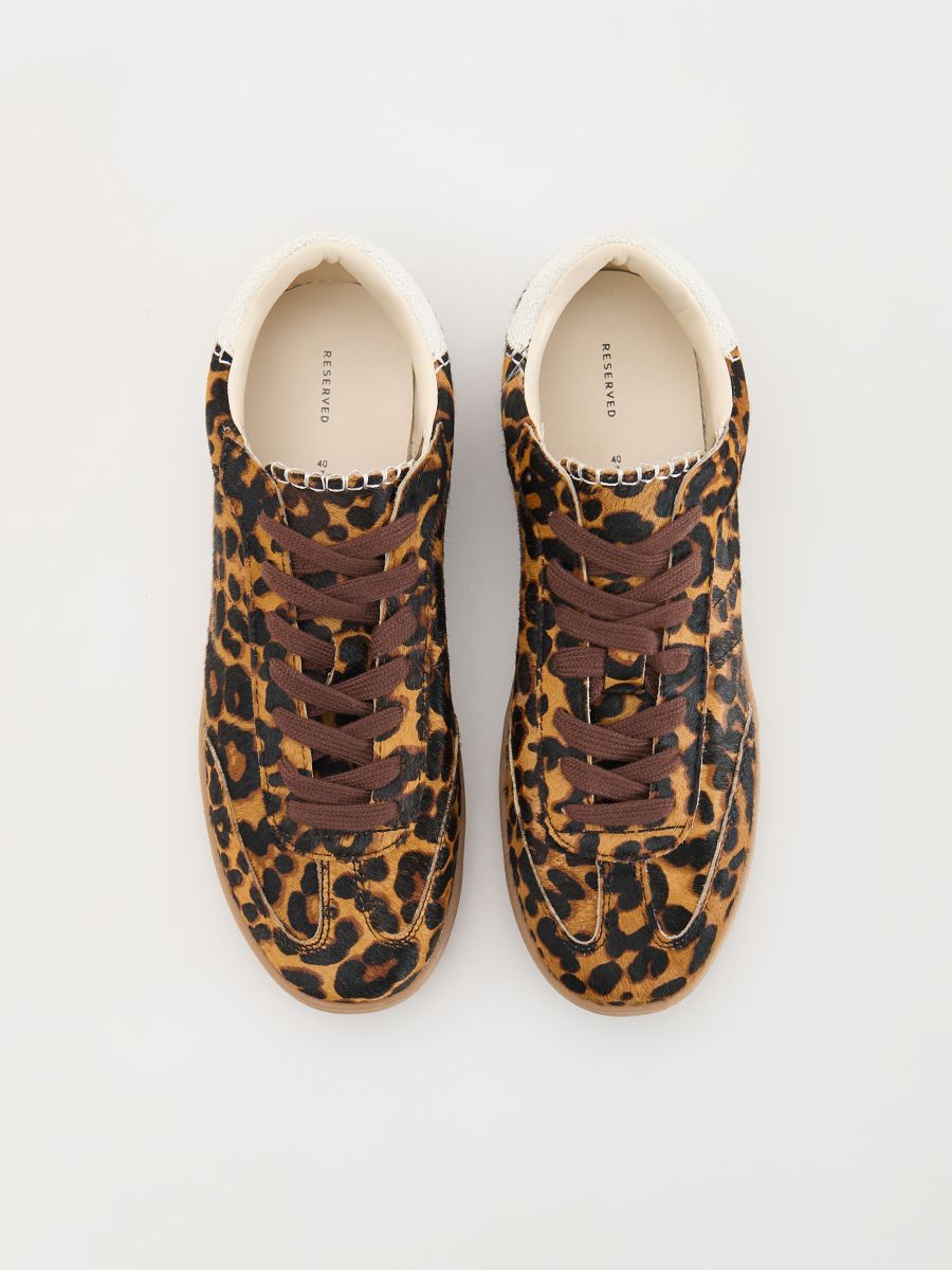 Sneaker aus Leder mit Animal-Print - bunt - RESERVED - 6