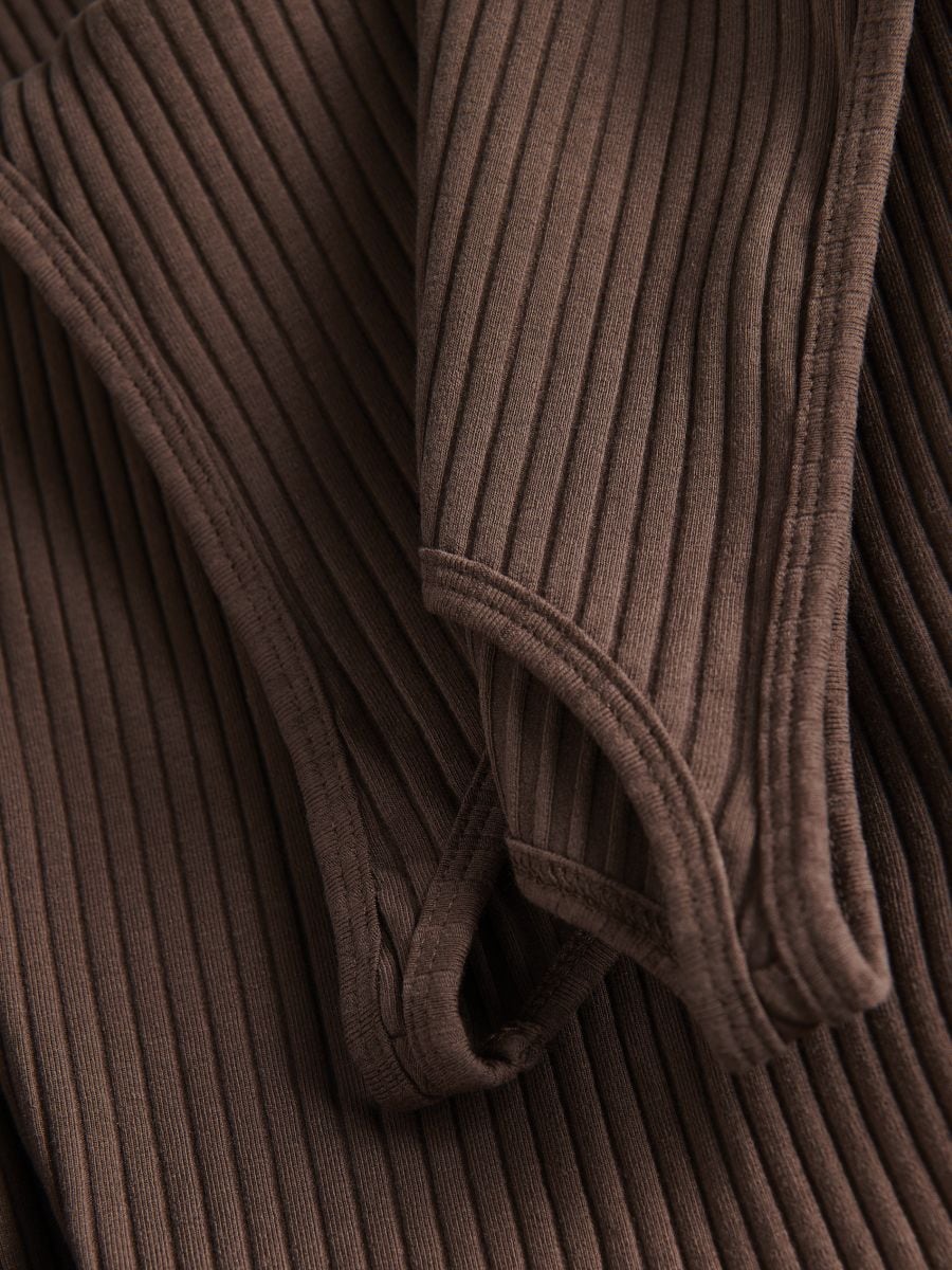 Maxi abito in maglia di cotone - marrone - RESERVED - 6