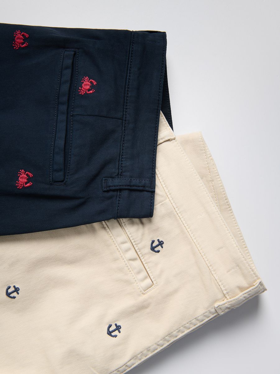 Short regular avec détail brodé - Beige - RESERVED - 6