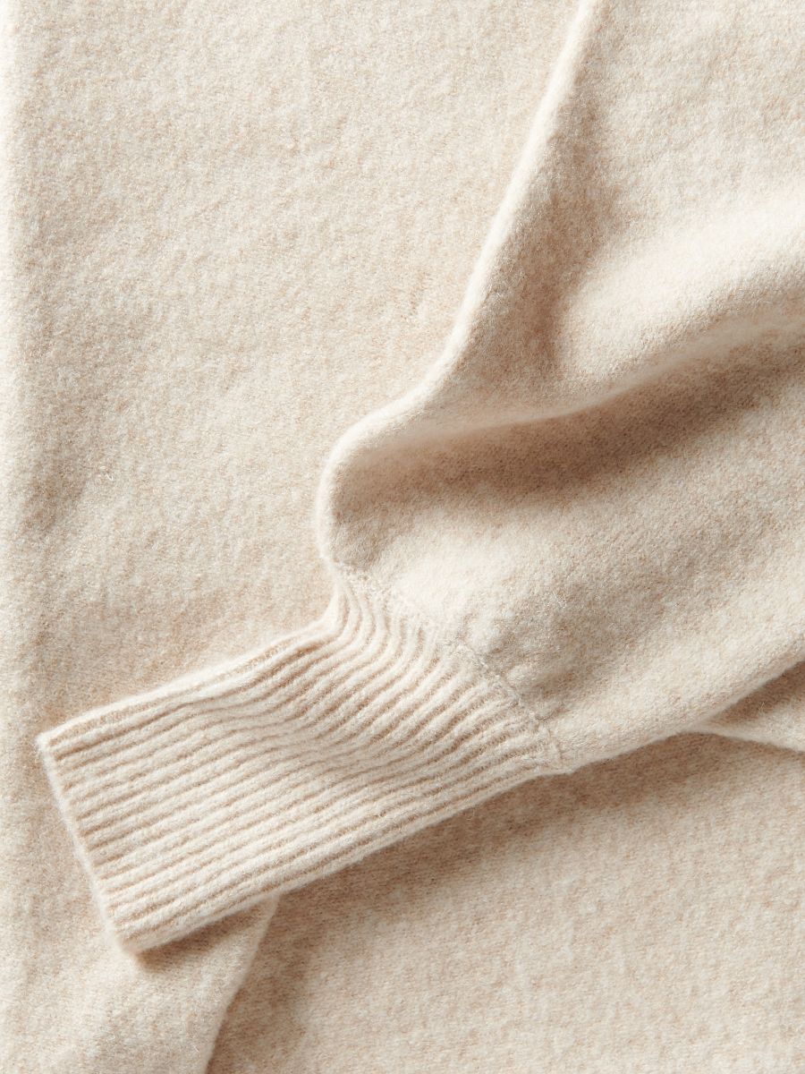 Pullover mit U-Boot-Ausschnitt - beige - RESERVED - 5