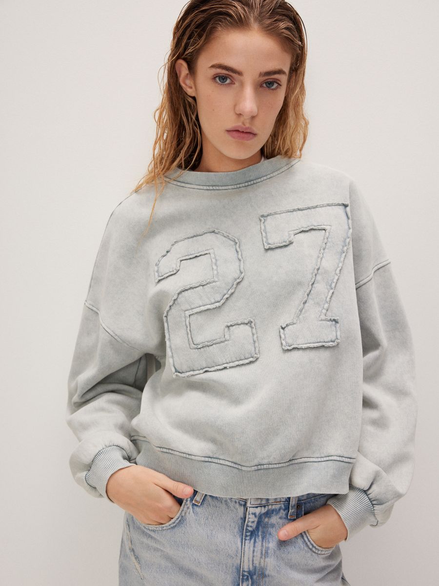 Sweatshirt with wash effect - light grey - RESERVED