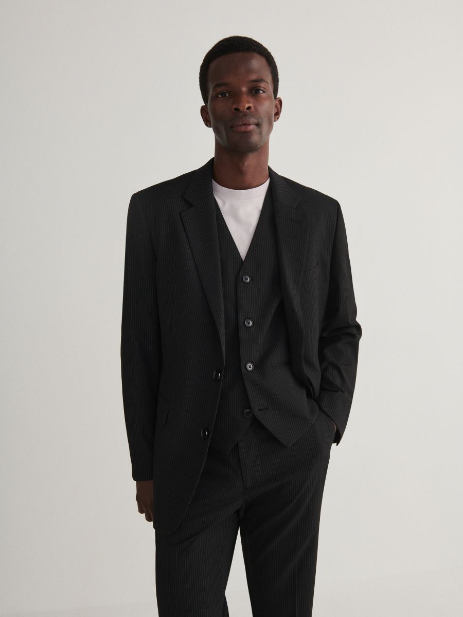 Slim fit blejzer s jemnými pásikmi - čierna - RESERVED