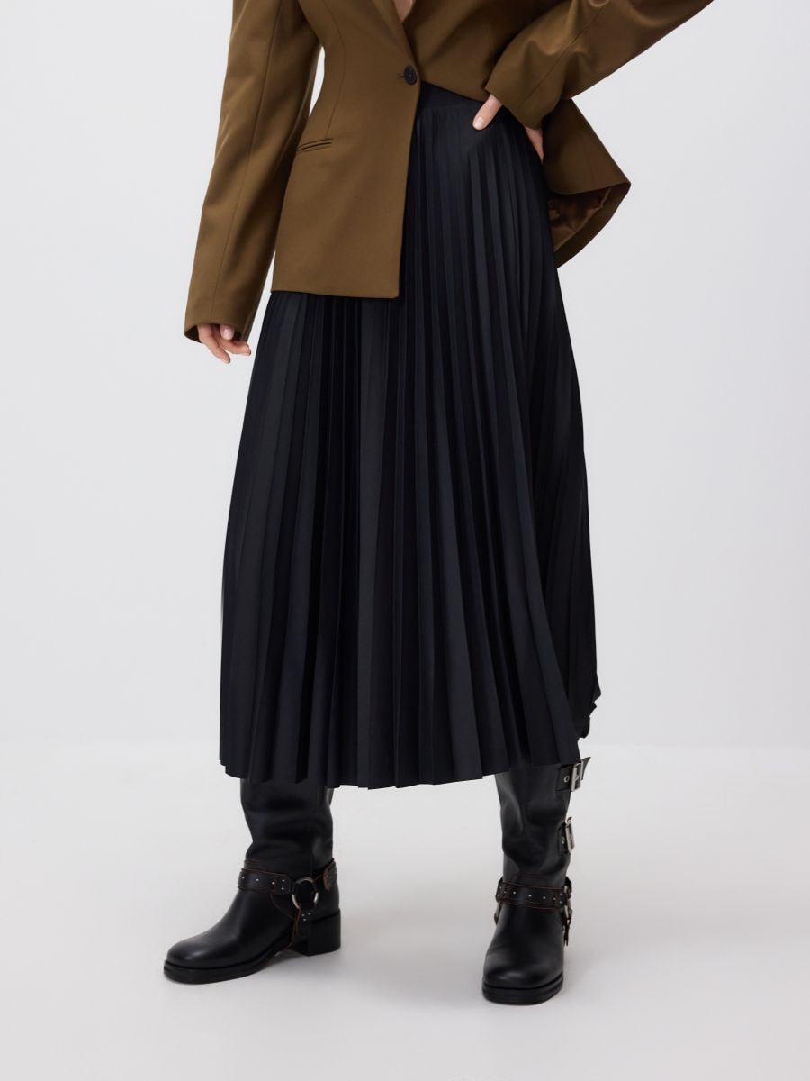 Pleated midi skirt - black - RESERVED