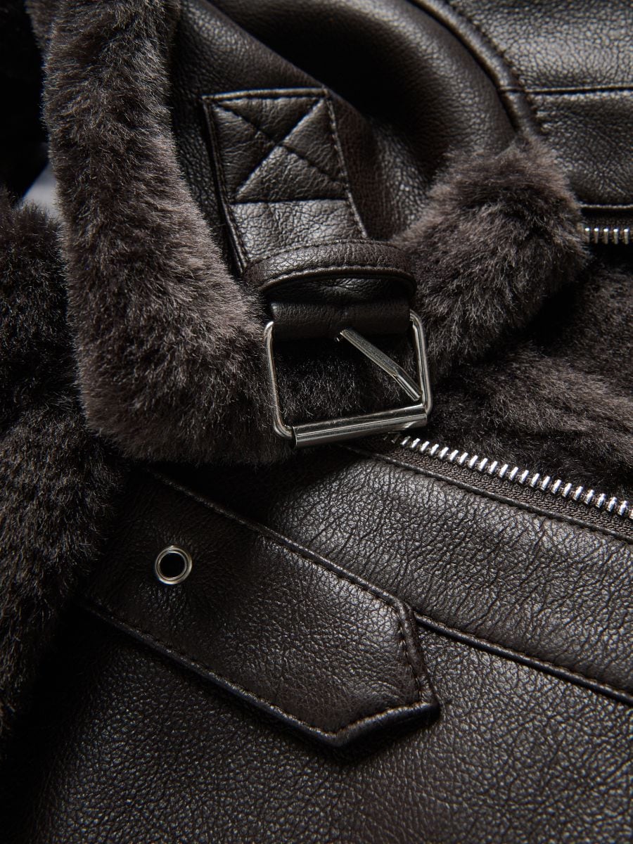 Kurtka z kożuchem Kolor ciemnobrązowy - RESERVED - 688HD-89X