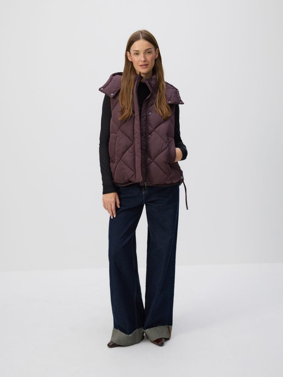 Quilted vest with hood - mahogany - RESERVED