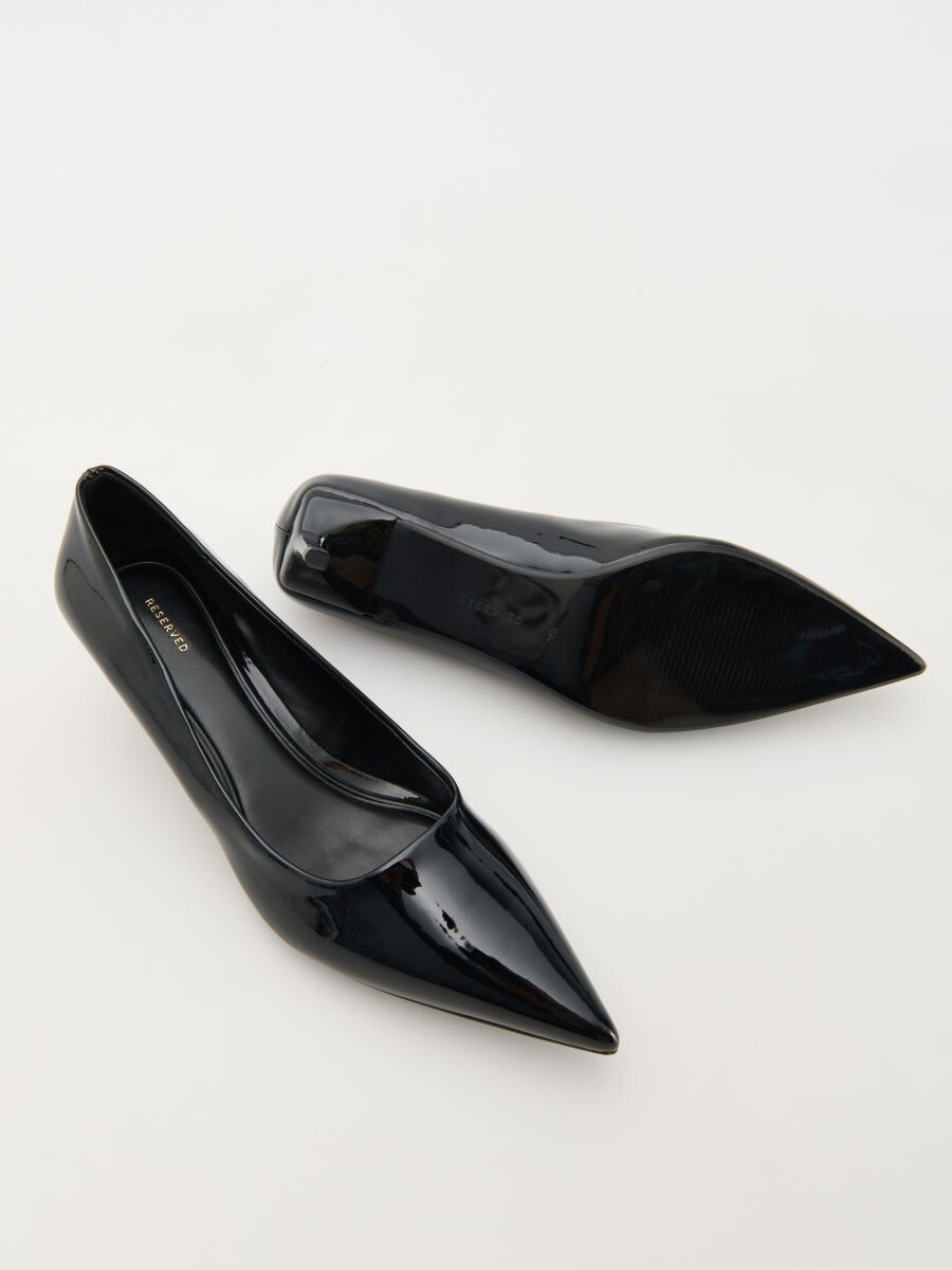 LADIES PUMPS COLOUR black RESERVED 695BD 99X