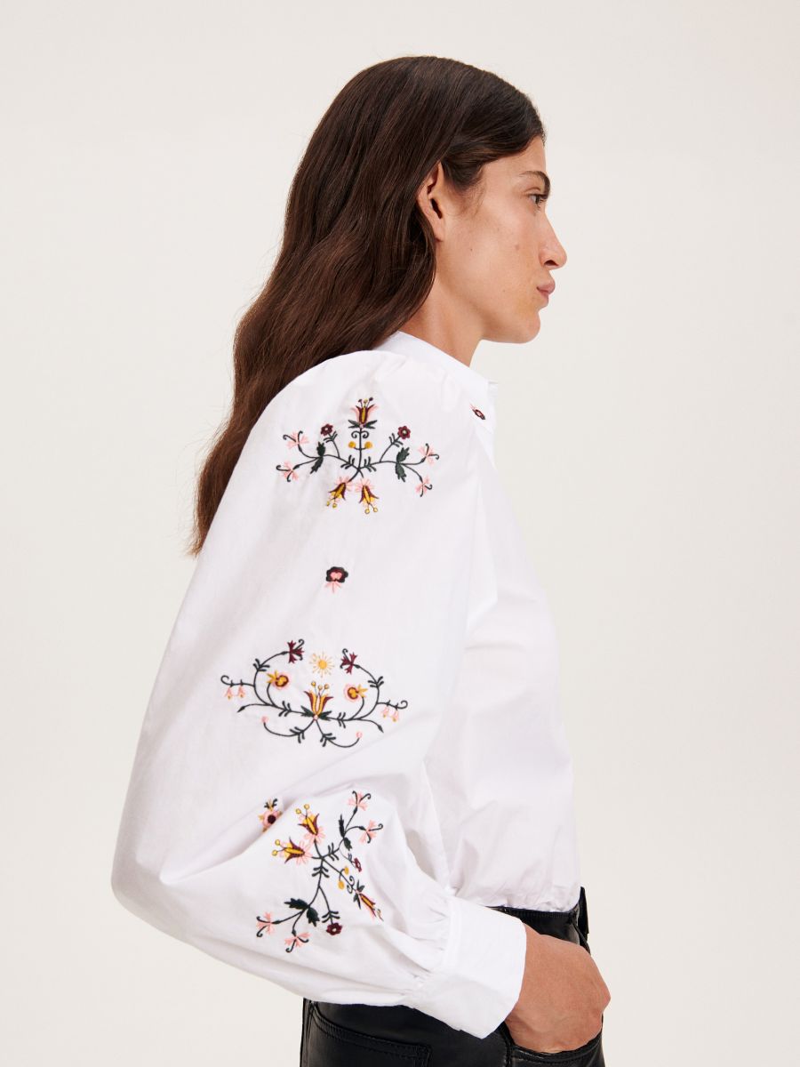 Cotton shirt with embroidery detailing Color white - RESERVED - 7071X-00X