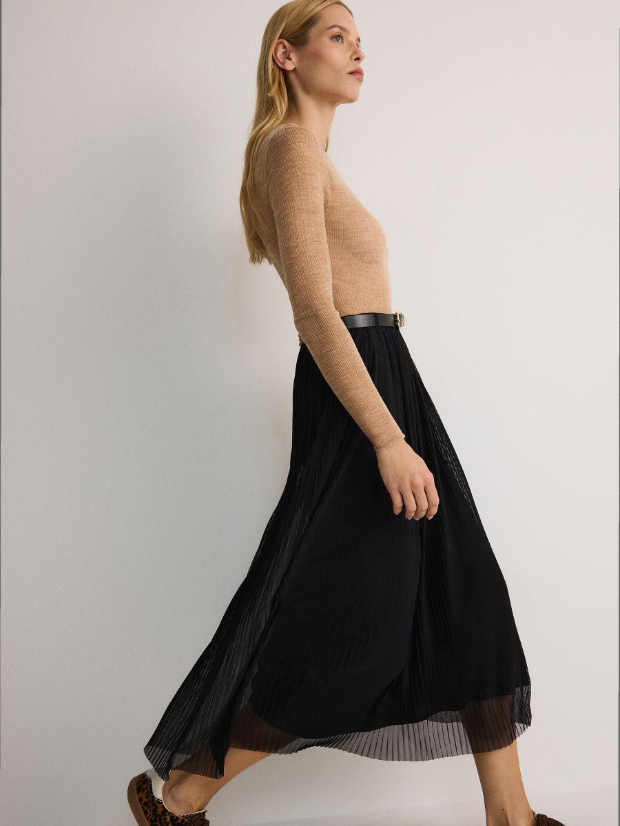 Pleated skirt with belt - black - RESERVED