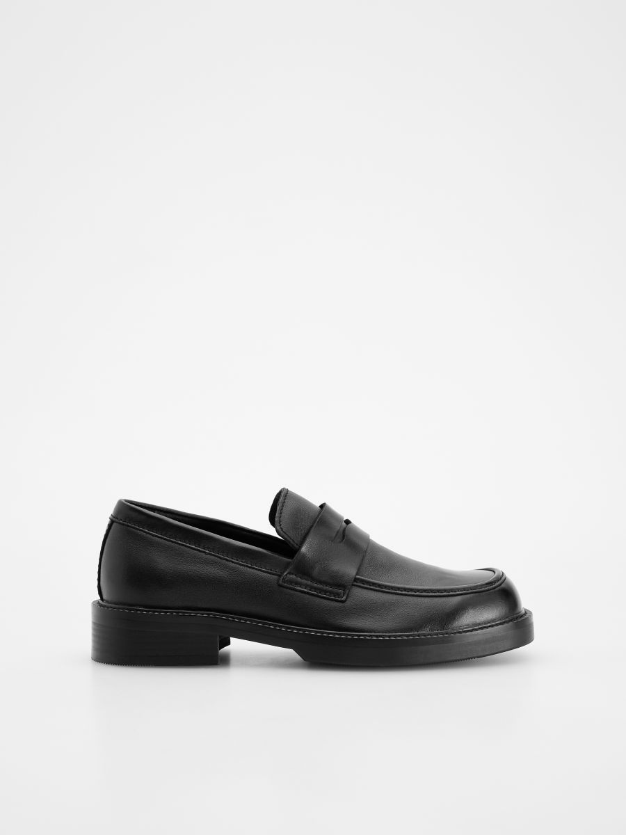 Loafers i läder - svart - RESERVED