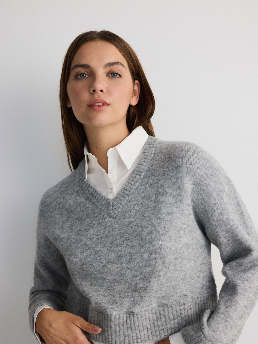 Krótki sweter z koszulowymi elementami - jasnoszary - RESERVED - 2