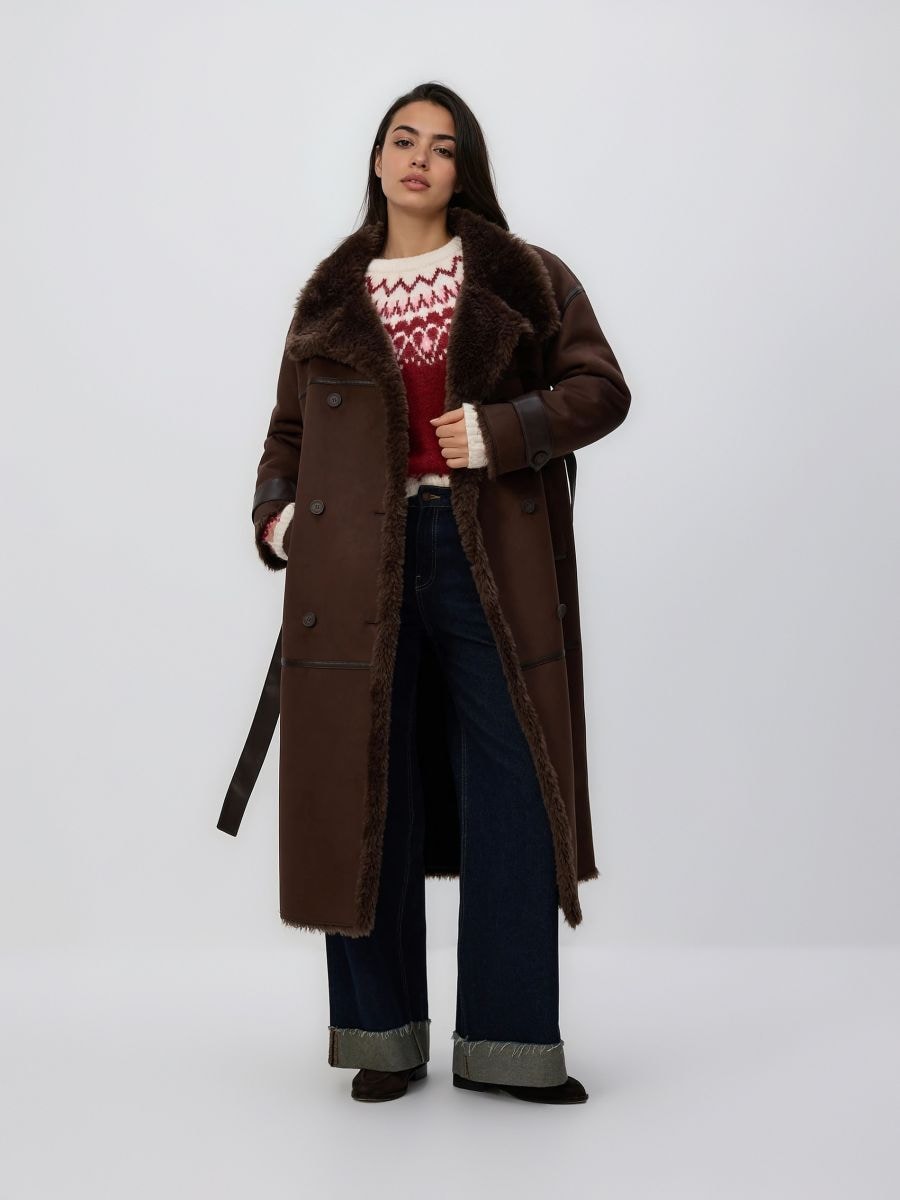 Kunstlambanahast detailidega kaherealine mantel - tumepruun - RESERVED