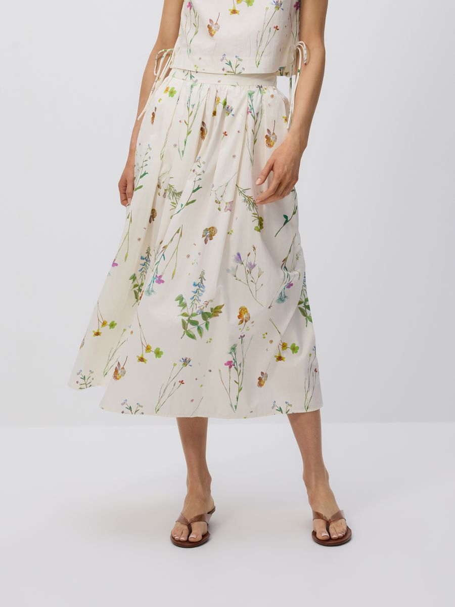 Falda de algodón con estampado floral - multicolor - RESERVED
