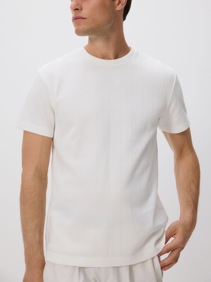 Regular-fit T-shirt in textured knit - cream - RESERVED - 2
