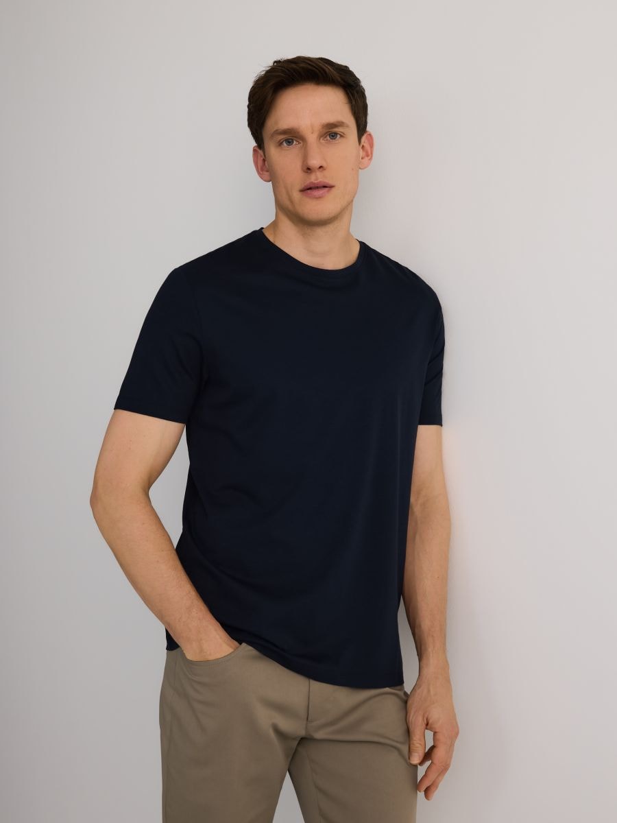 T-shirt i modalblandning och slim fit - MARIN - RESERVED