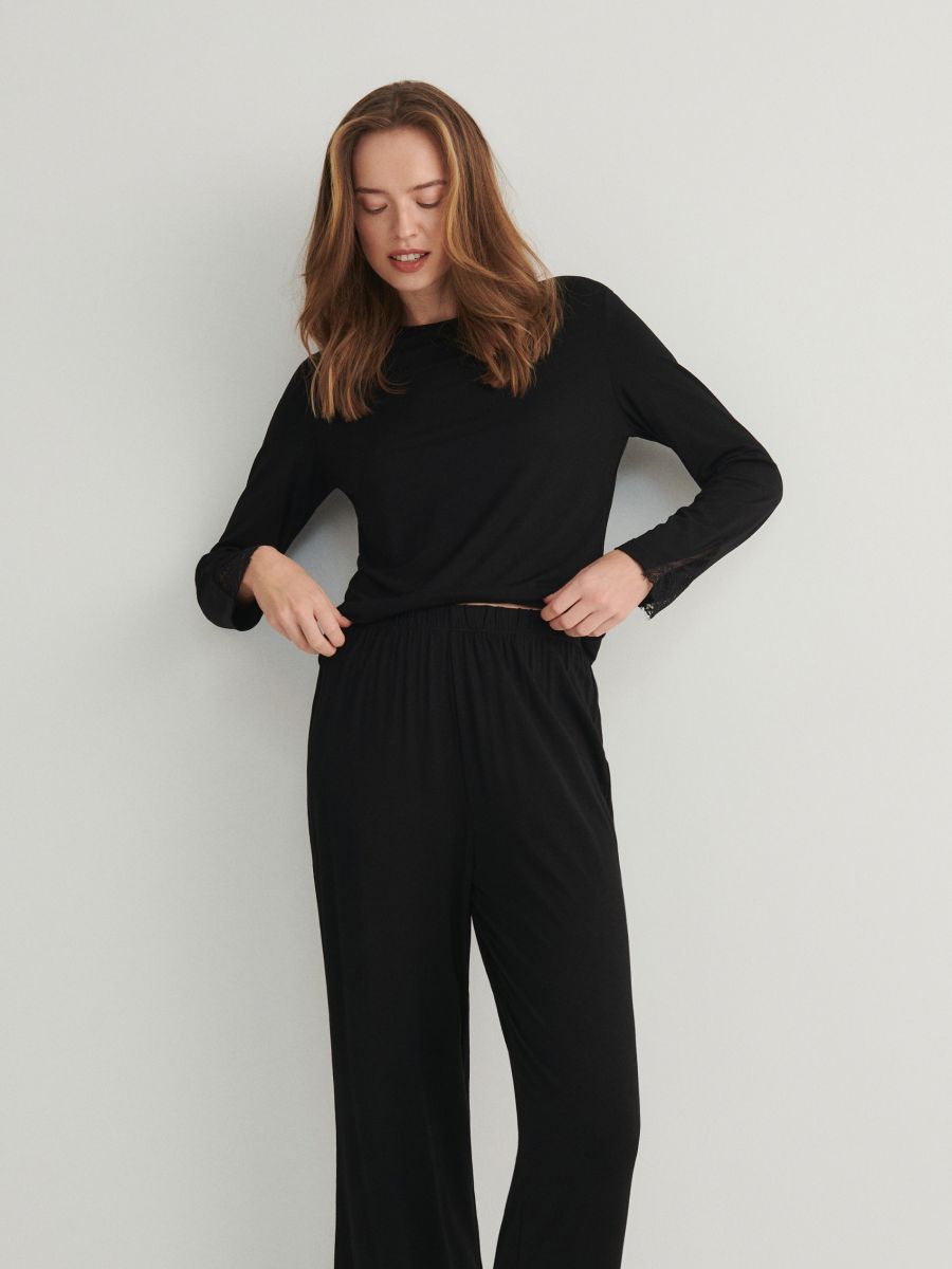 Zweiteiliges Pyjama-Set mit Spitzendetails - schwarz - RESERVED - 2