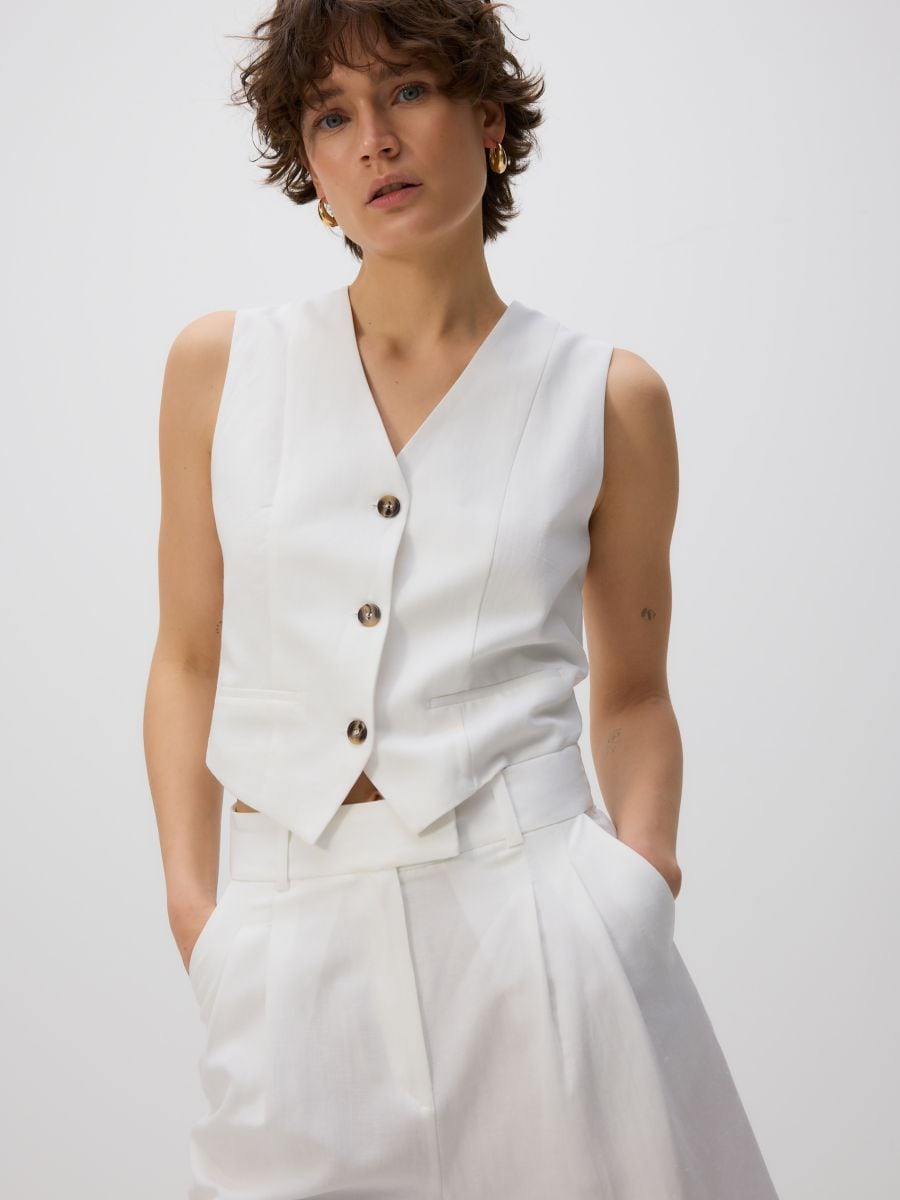 Bermuda shorts with viscose - cream - RESERVED - 6