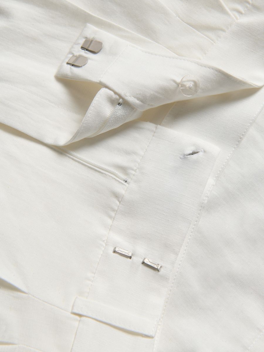 Bermuda shorts with viscose - cream - RESERVED - 2